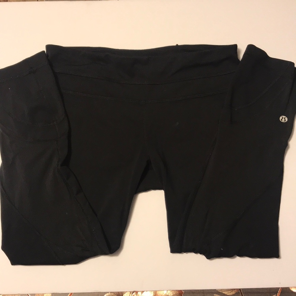 Beautiful lululemon black leggings !!!